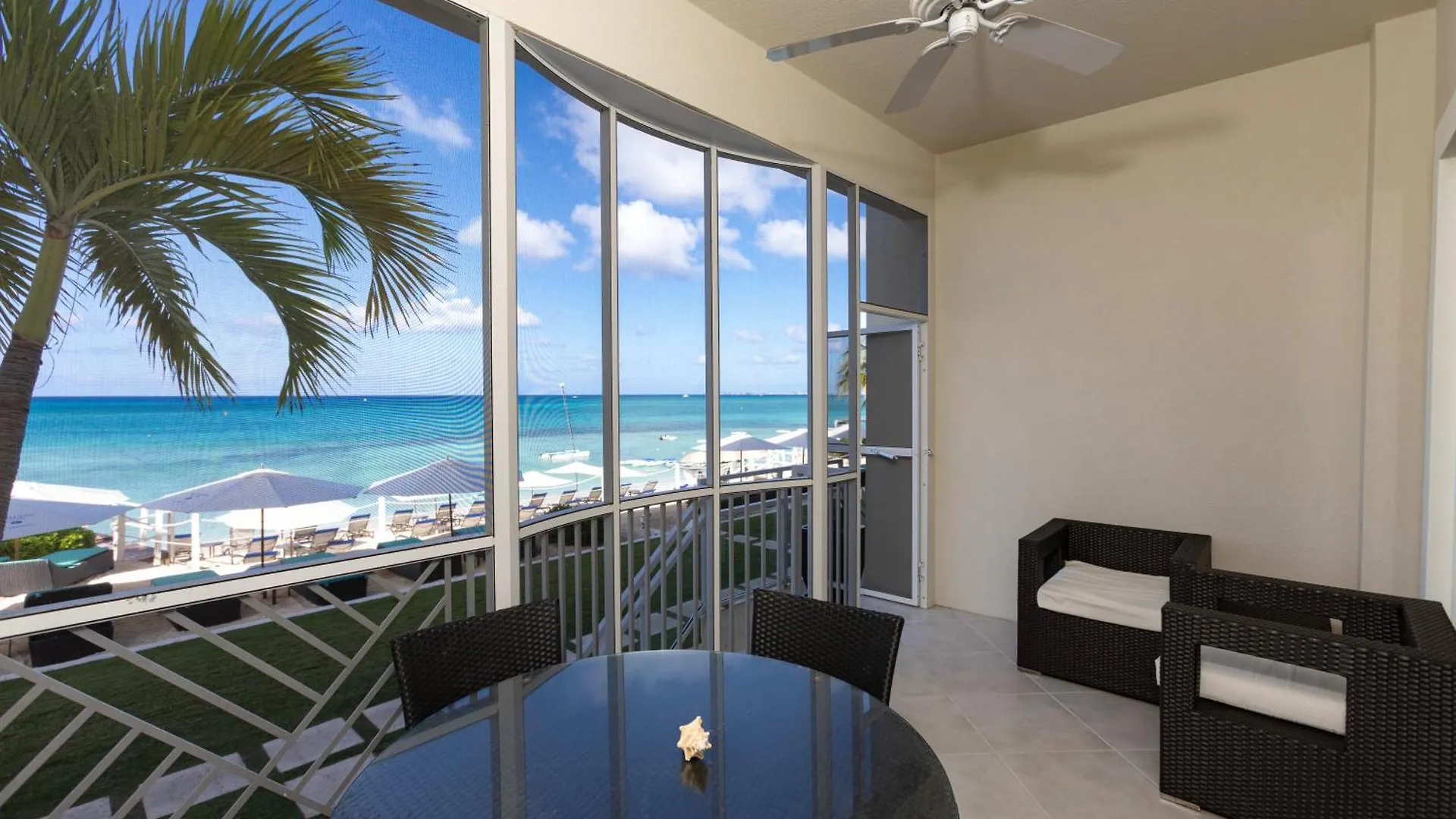 South Bay Beach Club 3 - 2 Bedroom 2 Bathroom Unit جورج تاون
